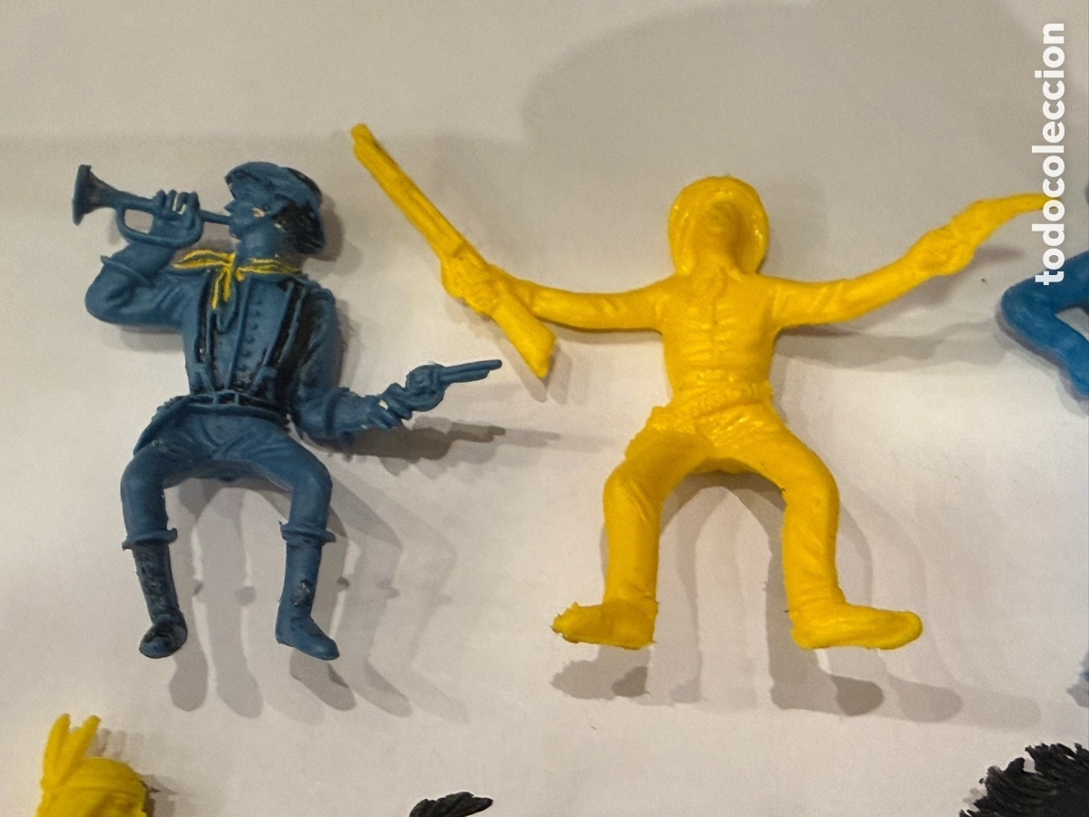 Figuras de acci&oacute;n: LOTE DE FIGURAS INDIOS Y VAQUEROS ANTIGUOS algunos de COMANSI - Foto 2
