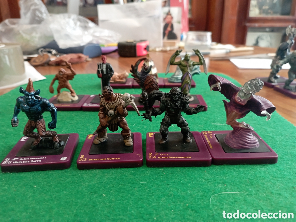 Figuras de acci&oacute;n: Lote de 14 figuras distintas de Dreamblade, base roja. - Foto 2