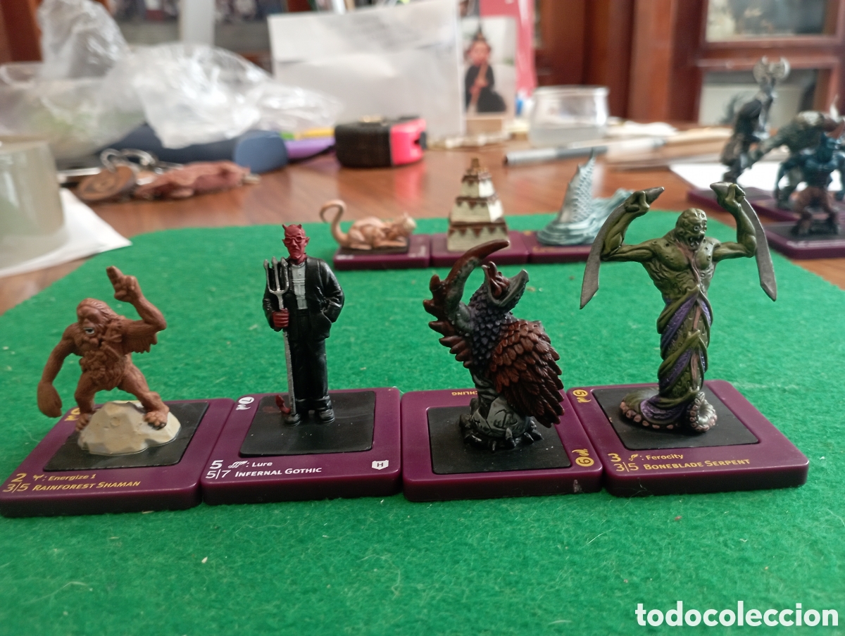 Figuras de acci&oacute;n: Lote de 14 figuras distintas de Dreamblade, base roja. - Foto 3