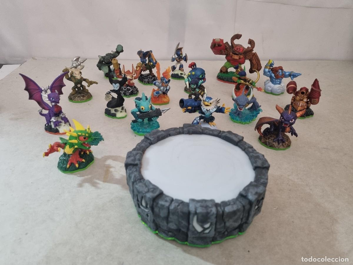 Figuras de a&ccedil;&atilde;o: Lote de 19 figuras Guerrero Skylander y Portal Skylander inlambrico