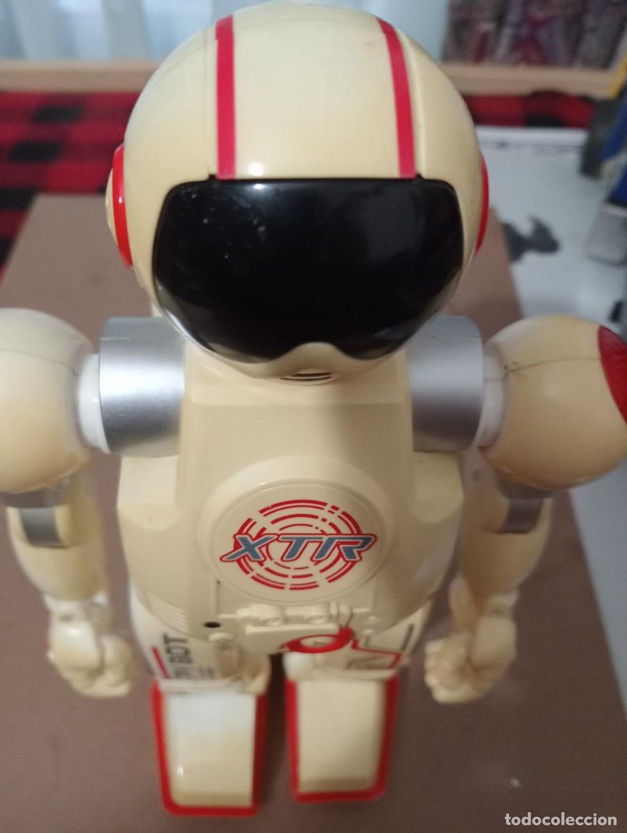 Figuras de acci&oacute;n: Robot a pilas ( 33 cm. ) no funciona - Foto 3