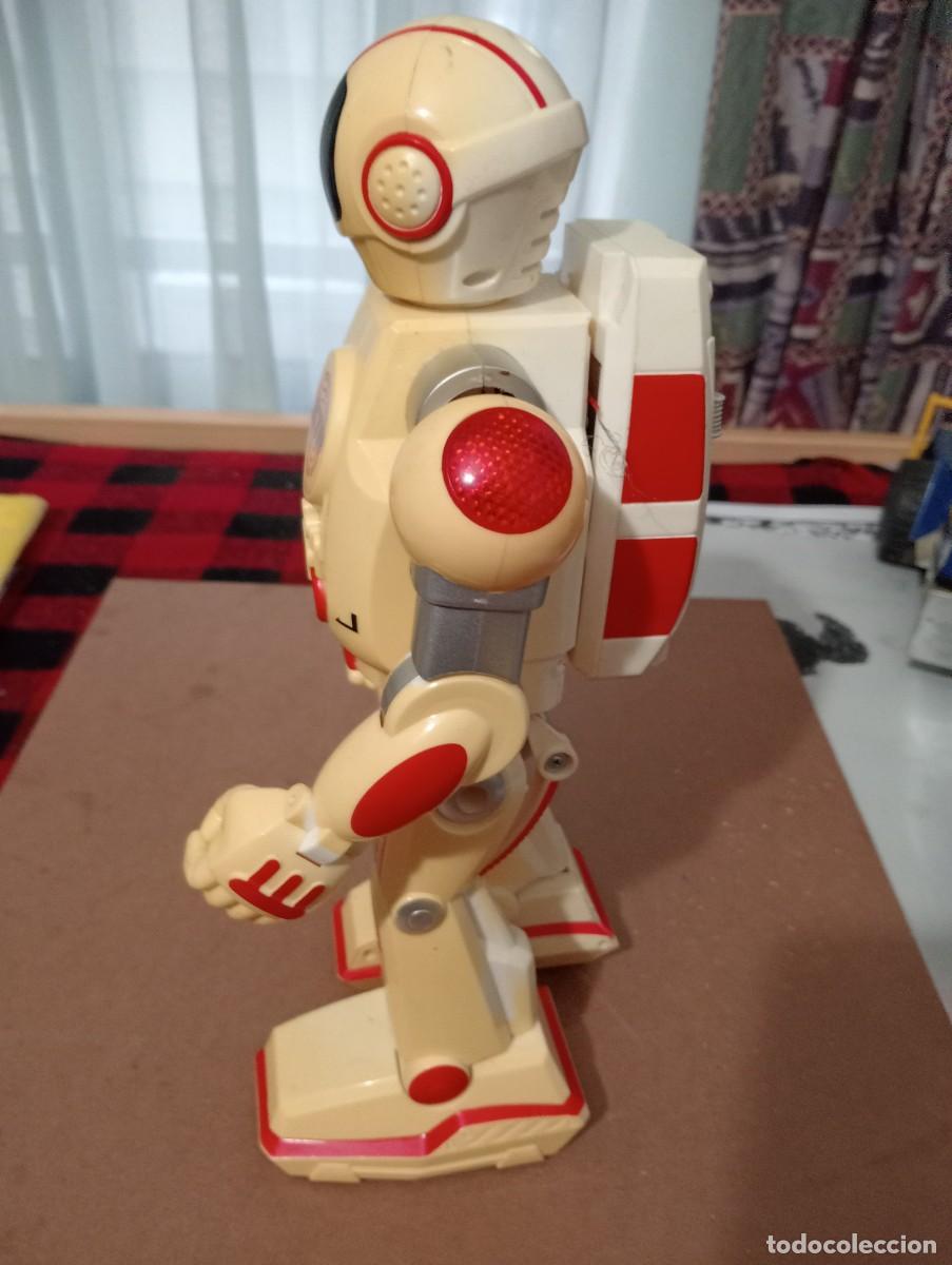 Figuras de acci&oacute;n: Robot a pilas ( 33 cm. ) no funciona - Foto 5