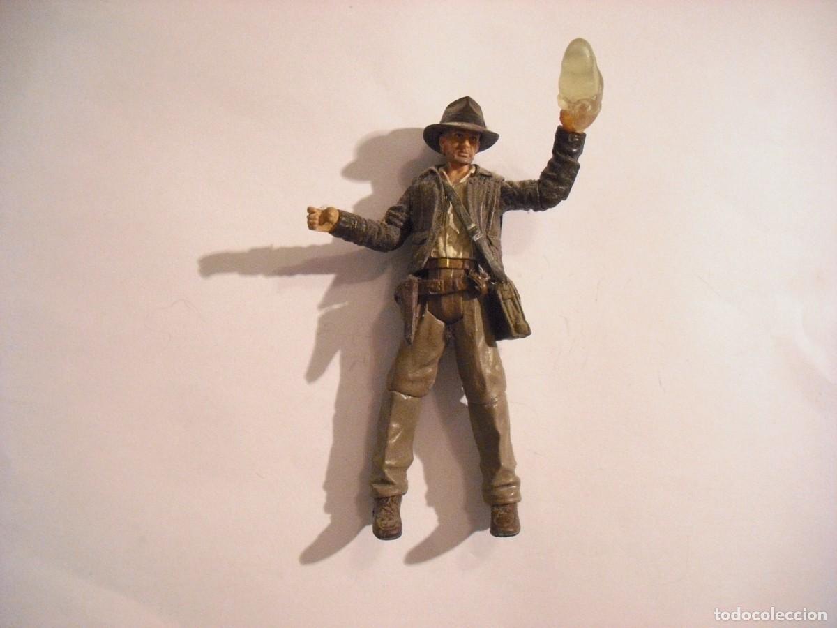 Figuras de acci&oacute;n: FIGURA DE INDIANA JONES Y EL REINO DE LA CALAVERA DE CRISTAL . 10 CM