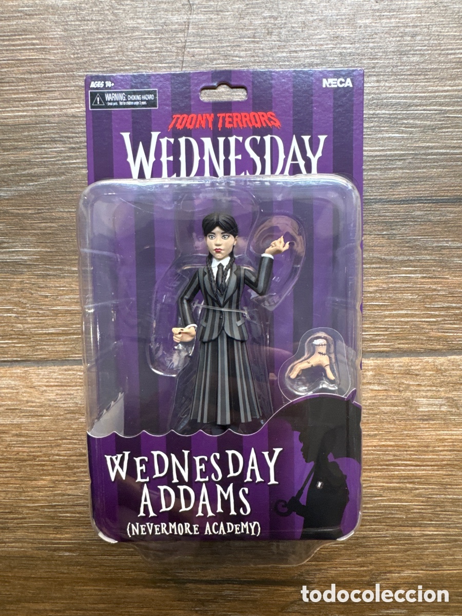 Figuras de acci&oacute;n: Figura Mi&eacute;rcoles Addams Uniforme Nevermore Wednesday Toony Terrors Neca