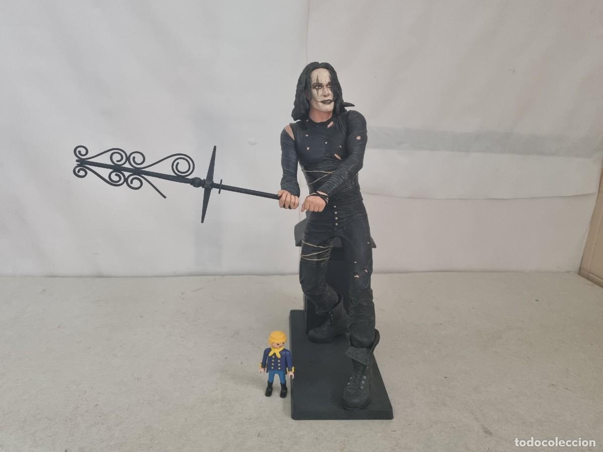Figuras de acci&oacute;n: Figura El Cuervo Gran tama&ntilde;o - Foto 1