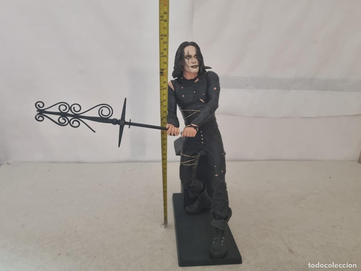 Figuras de acci&oacute;n: Figura El Cuervo Gran tama&ntilde;o - Foto 7
