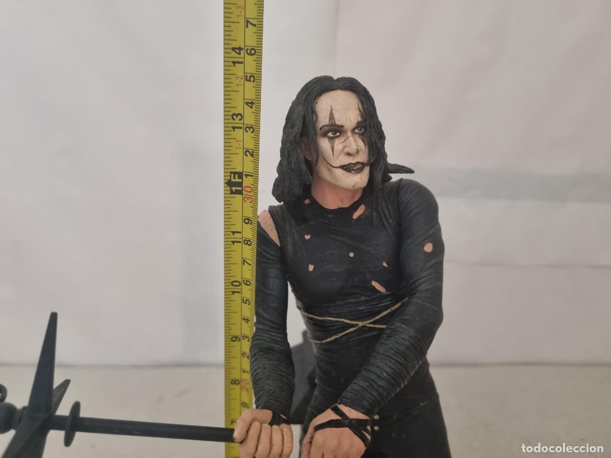 Figuras de acci&oacute;n: Figura El Cuervo Gran tama&ntilde;o - Foto 8