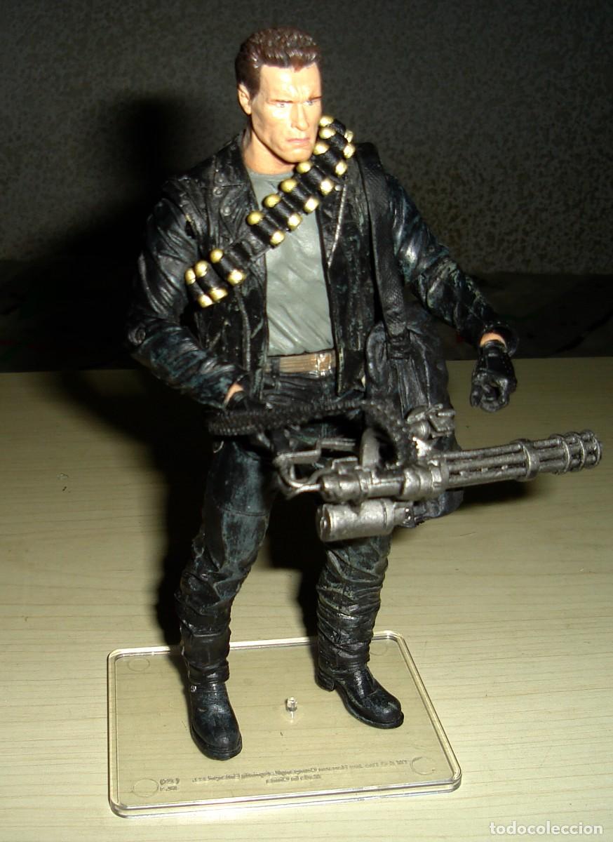 Figuras de acci&oacute;n: Figua Terminator 2 T-800 de 7&rdquo; Neca
