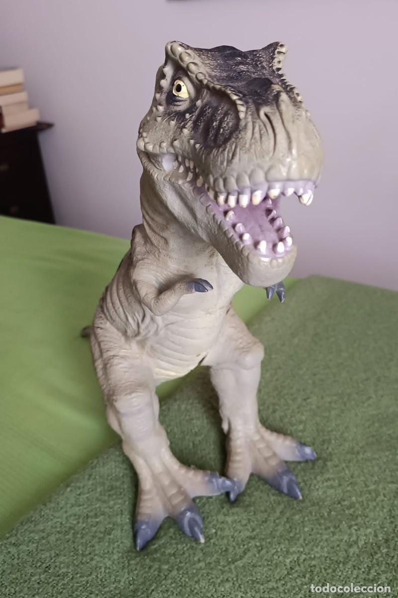 Figuras de acci&oacute;n: N - FIGURA DE ACCI&Oacute;N T - REX - TOY MAJOR TRADING CO - 2013.