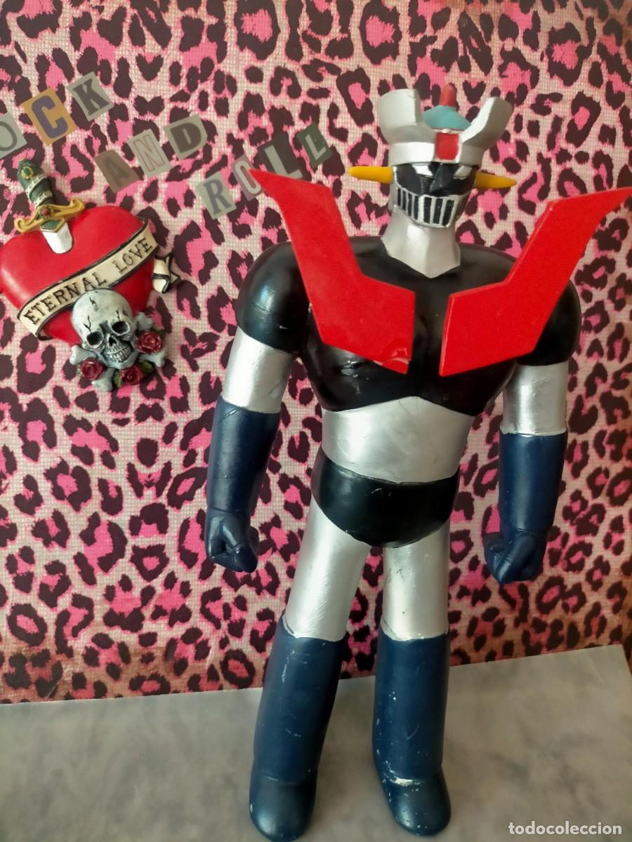 Figuras de acci&oacute;n: FIGURA DE RESINA TIPO ESCAYOLA MAZINGER Z POPLAND 1999