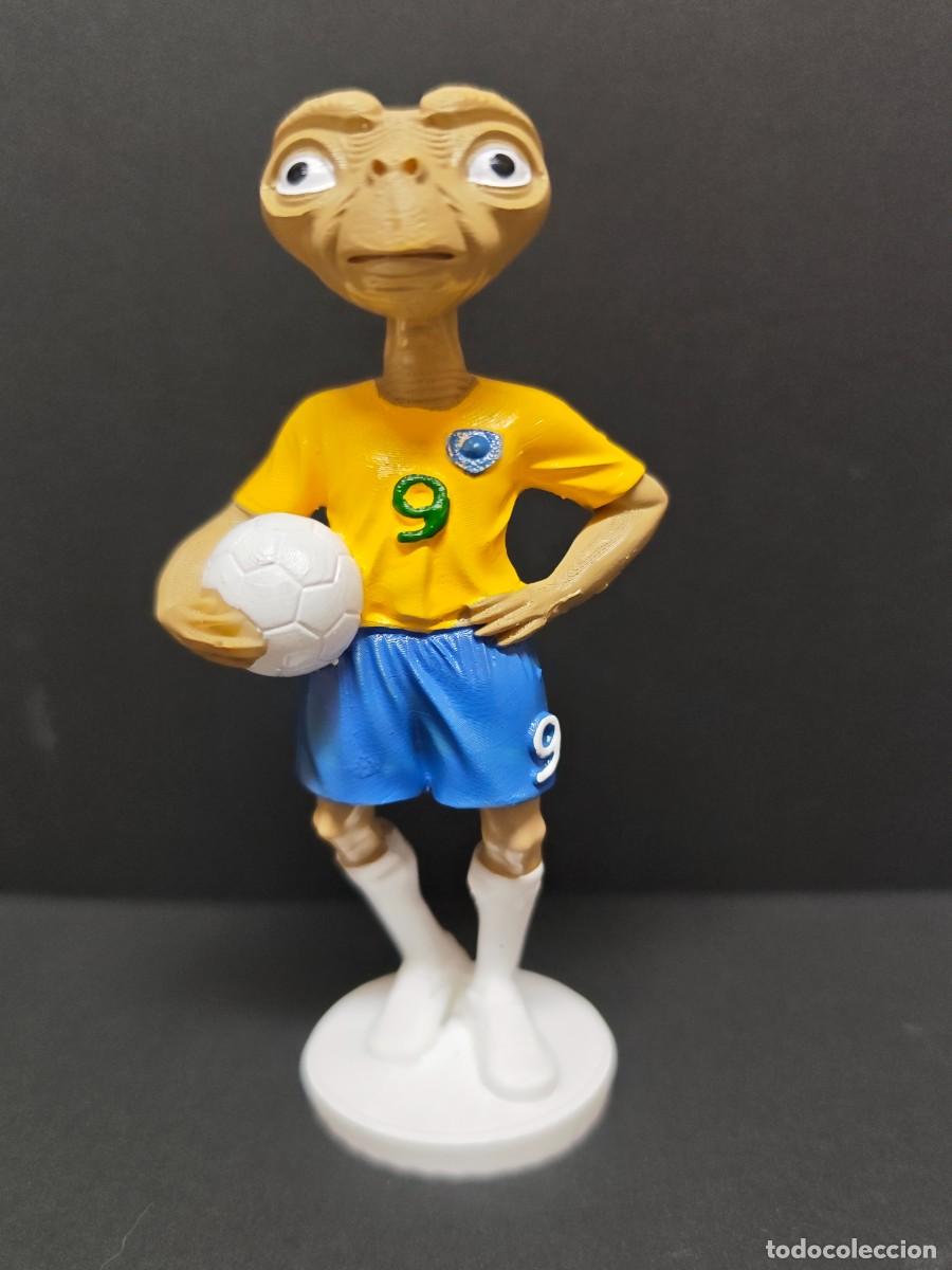 Figuras de acci&oacute;n: FIGURA RESINA E T EL EXTRATERRESTRE FUTBOL EQUIPO BRASIL