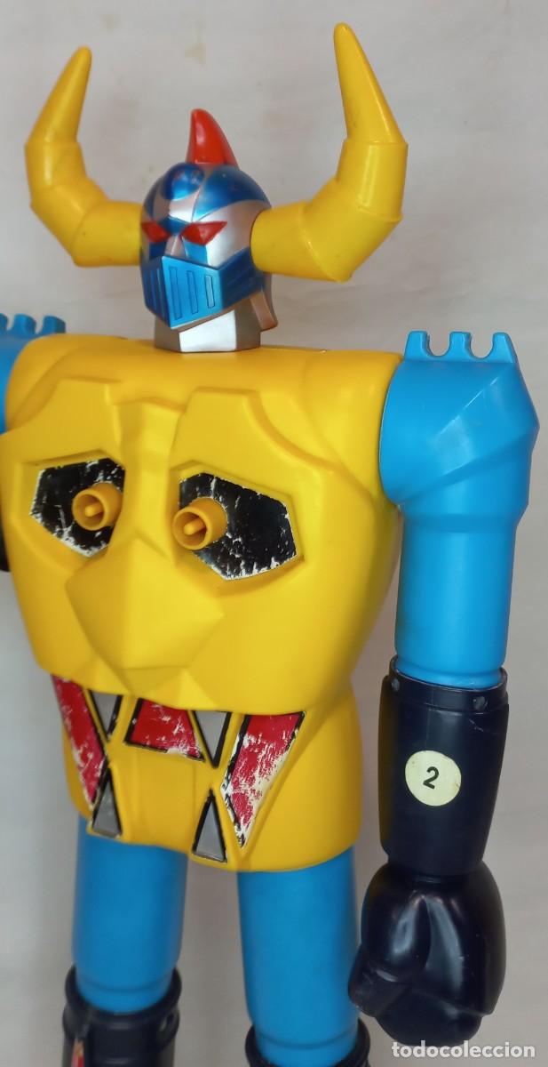 Figuras de acci&oacute;n: ANTIGUO ROBOT GAIKING DEL DOCTOR INFIERNO DE NACORAL SERIE MAZINGER Z - 60 Cm.