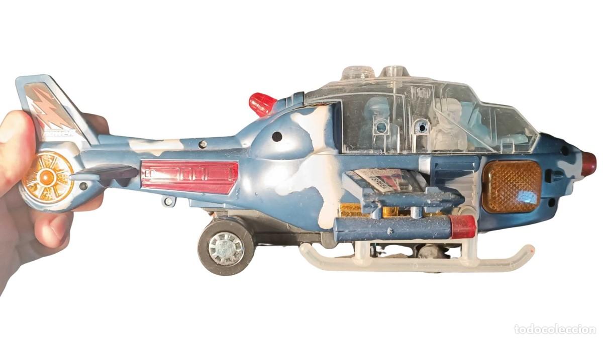 Action Figures: Helic&oacute;ptero Laurel, 2010