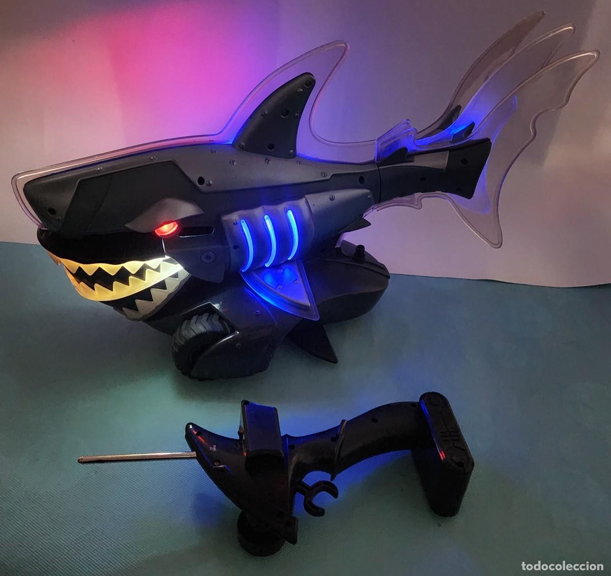 Figuras de acci&oacute;n: TIBURON Illumivor Mecha Shark Radio Controlado - Light Up Animated RC - LUCES Y SONIDOS - FUNCIONA