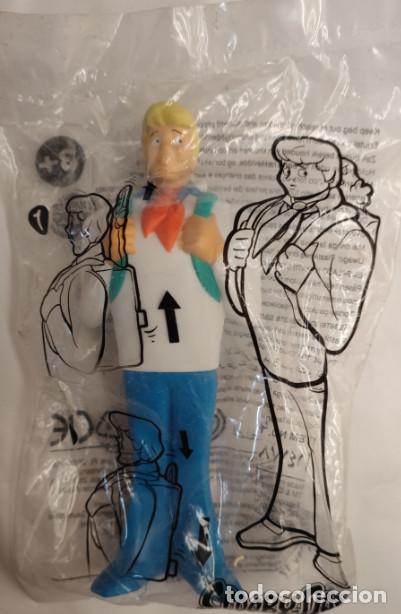 Figuras de acci&oacute;n: MU&Ntilde;ECO ARTICULADO Y PRECINTADO DE FRED, SCOOBY DOO, BURGUER KING 2017, 2&ordm;