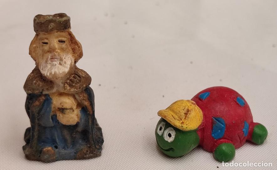 Figuras de acci&oacute;n: 2 PEQUE&Ntilde;AS FIGURAS, REY Y TORTUGA