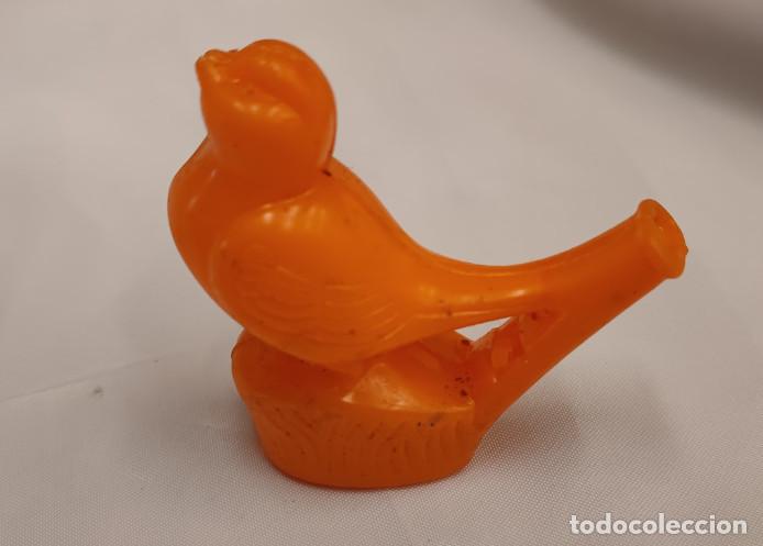 Figuras de acci&oacute;n: ANTIGUO SILVATO DE AGUA IMITANDO CANTO DE PAJARO