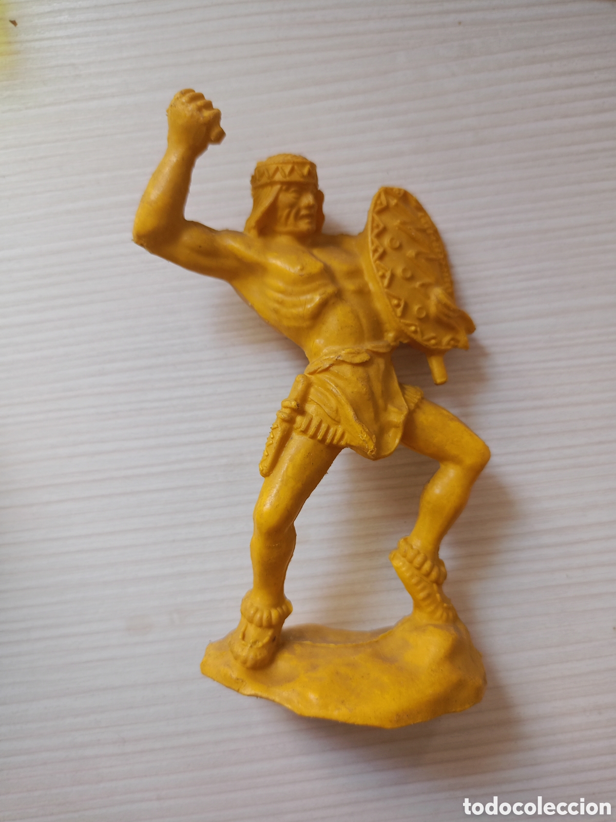 Figuras de acci&oacute;n: Antigua Figura del Oeste en Pl&aacute;stico. Indio de Lafredo en Pl&aacute;stico Monocolor.
