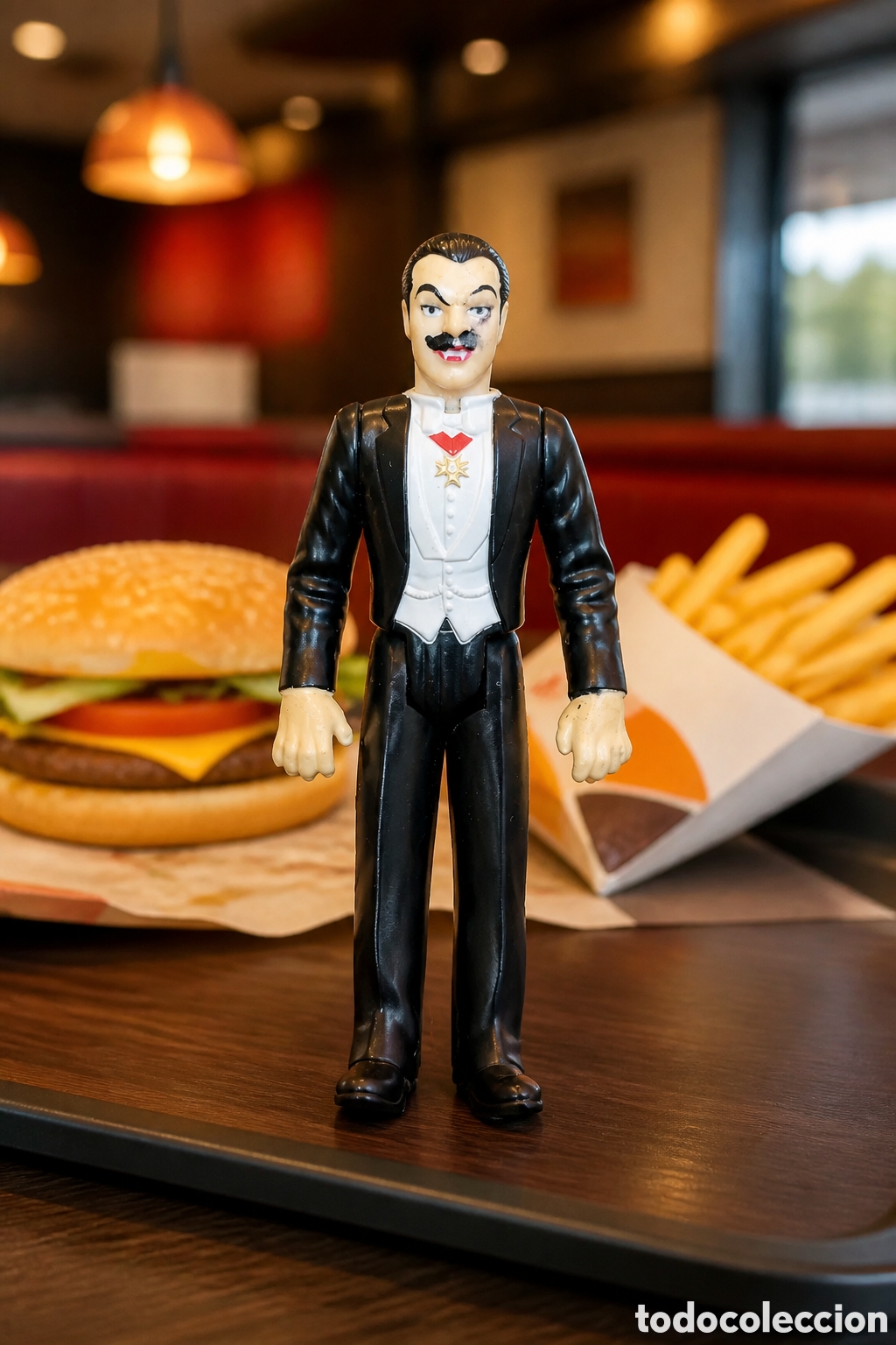 Figuras de acci&oacute;n: Conde Dr&aacute;cula de la colecci&oacute;n Universal Monsters lanzada por Burger King en 1997.
