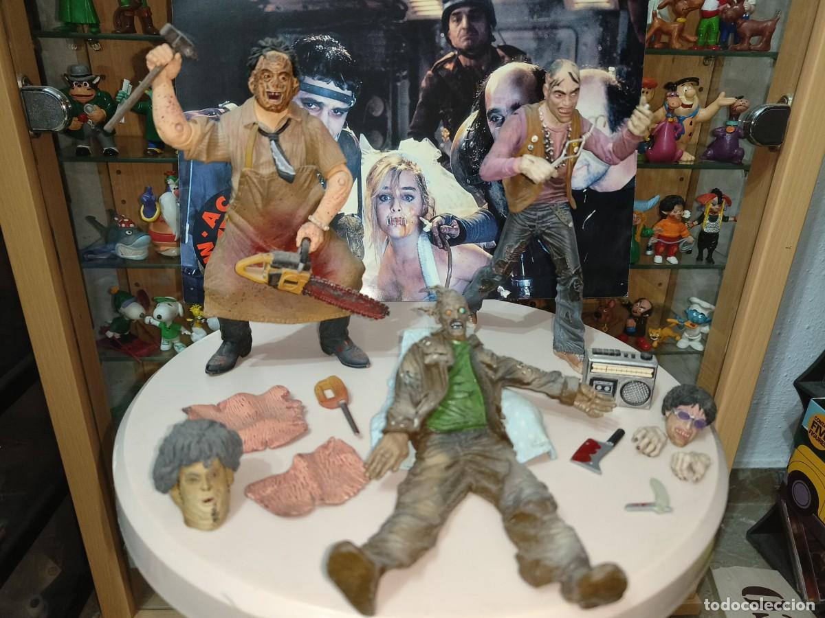 Figuras de acci&oacute;n: Ocasion unica coleccionistas! Lote figuras y accesorios Matanza de Texas terror Mezco 2007