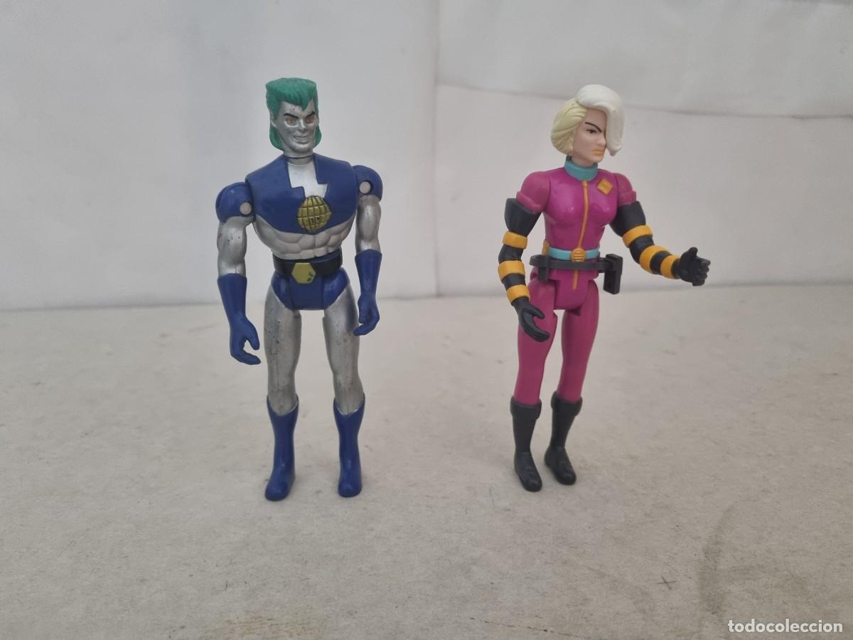 Figuras de acci&oacute;n: Lote de 2 figuras Capit&aacute;n Planeta versi&oacute;n tornado y Doctora Blight