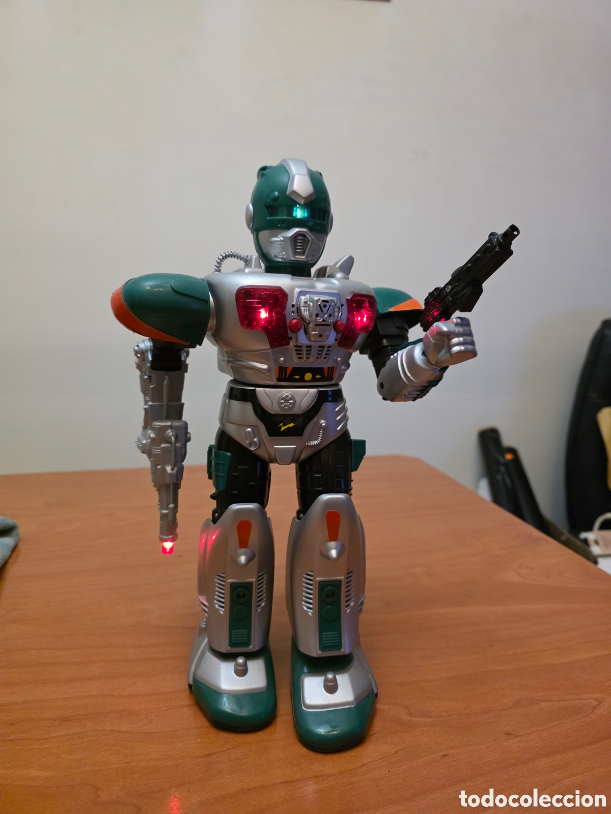 Figuras de acci&oacute;n: Antiguo Robot Commander II - Zadak (Hua-Chi). A&ntilde;os 90. 40 cm. &iexcl;Funcionando al 100% y CAMINA!