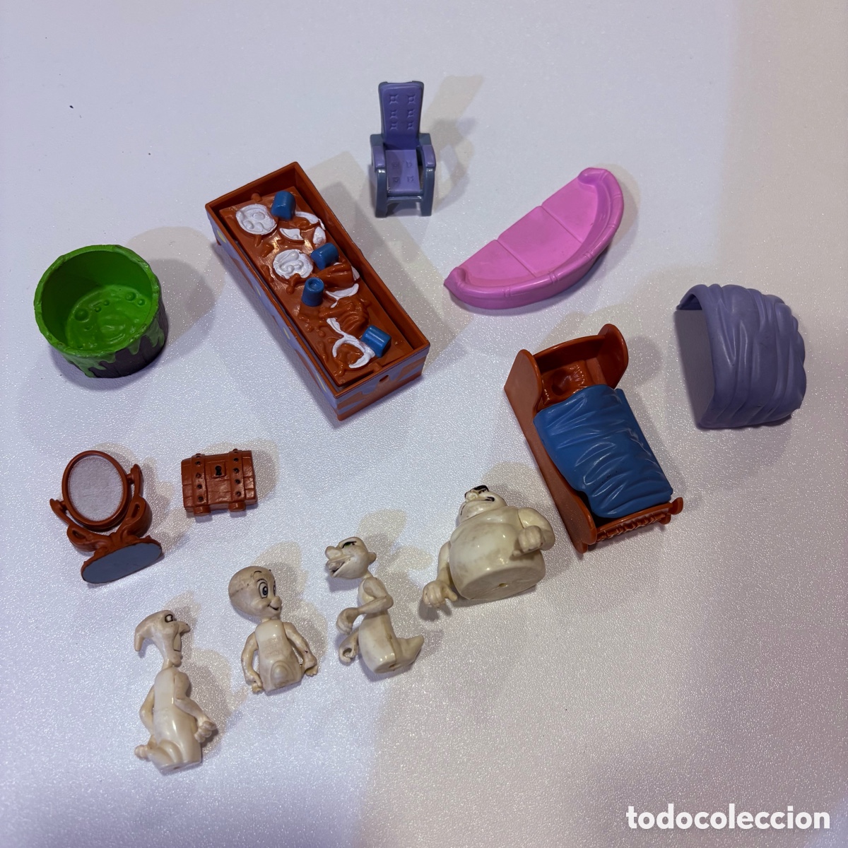 Figuras de acci&oacute;n: lote mesa fantasmas cama cubo cofre sabana accesiorios de la mansion de casper