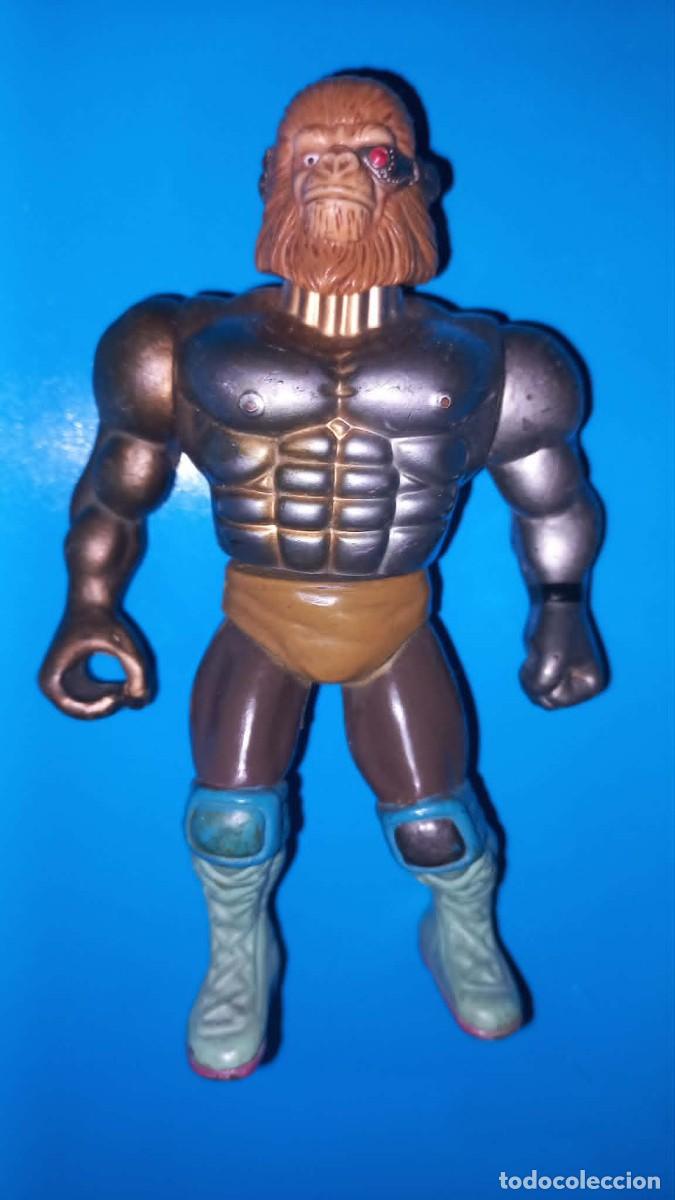 Figuras de acci&oacute;n: Figura Cyborg, Apes Attacks, El Planeta de los Simios bootleg - Mannix - 2001