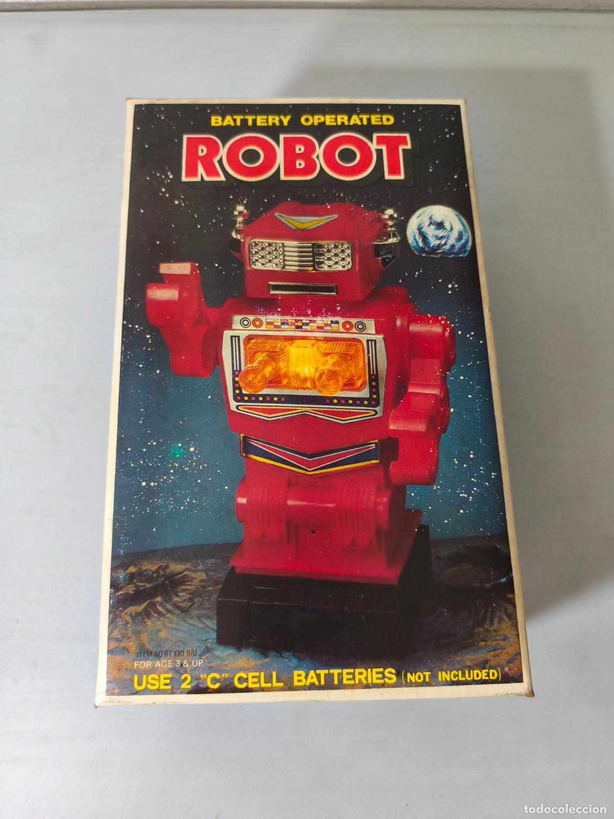 Figuras de acci&oacute;n: ROBOT BATTERY OPERATED, EN CAJA. CC