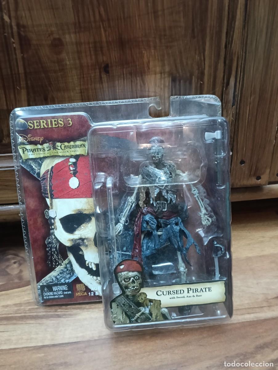 Figuras de acci&oacute;n: Figura Cursed Pirate neca piratas del caribe 18 cm series 3