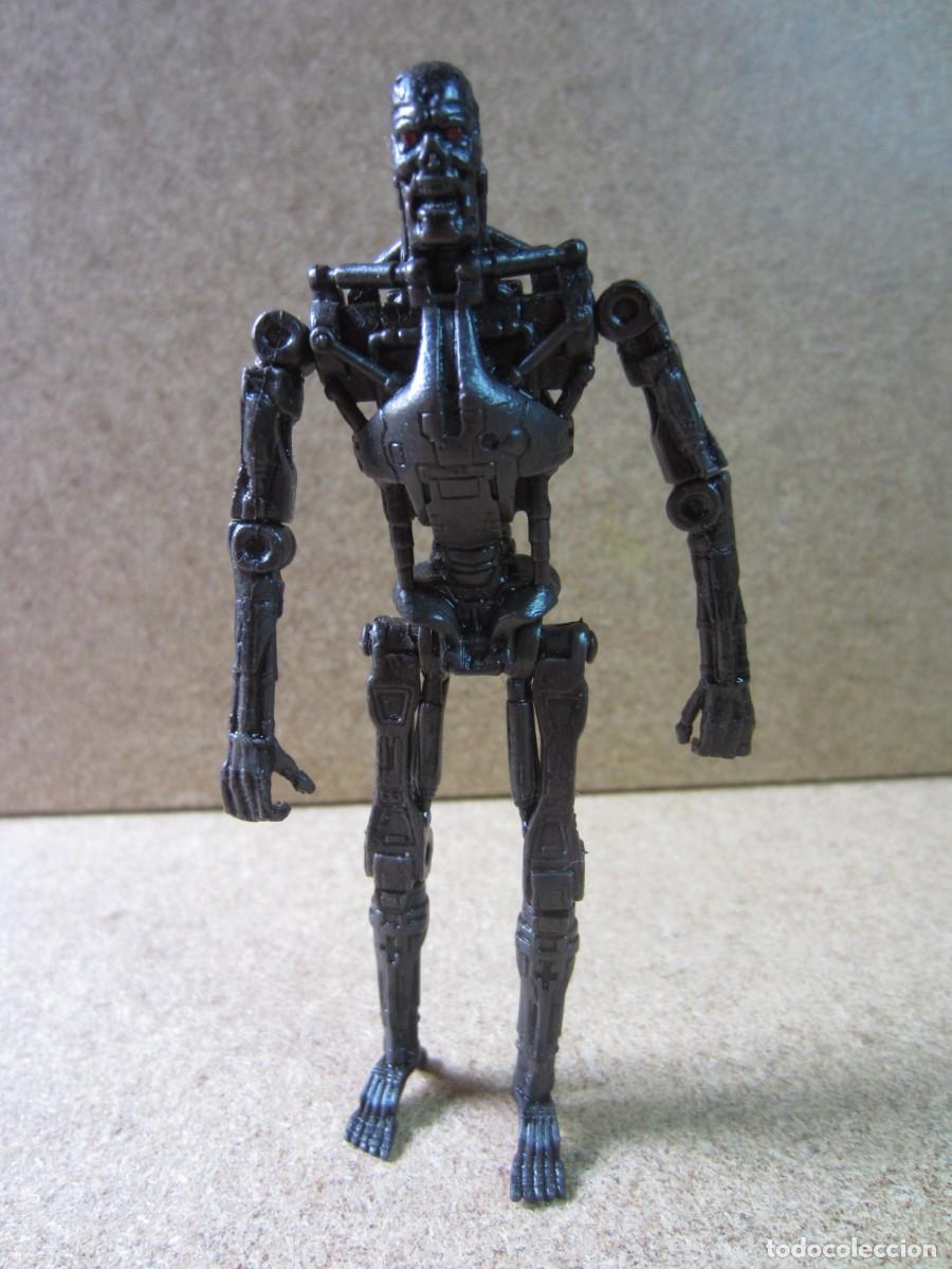 Figuras de acci&oacute;n: Terminator Salvation T-700 (Playmates Toys)