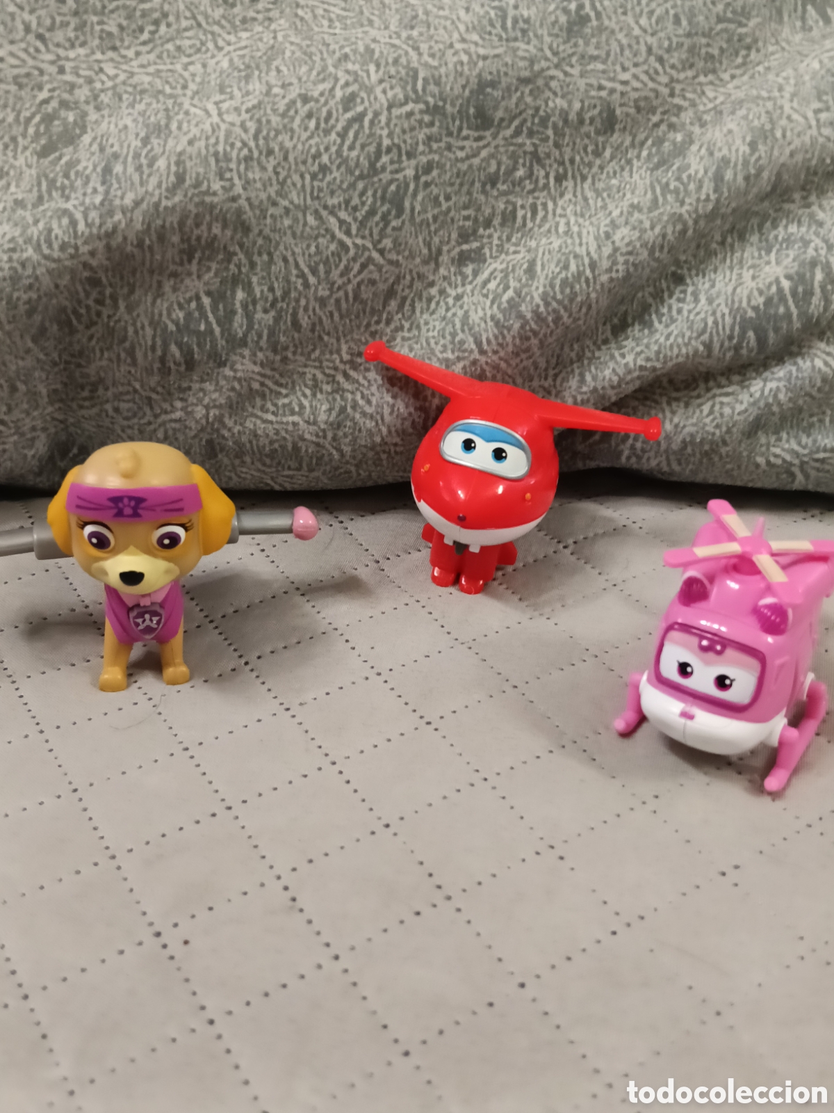 Figuras de acci&oacute;n: Lote 3 figuras Paw Patrol y Super Wings