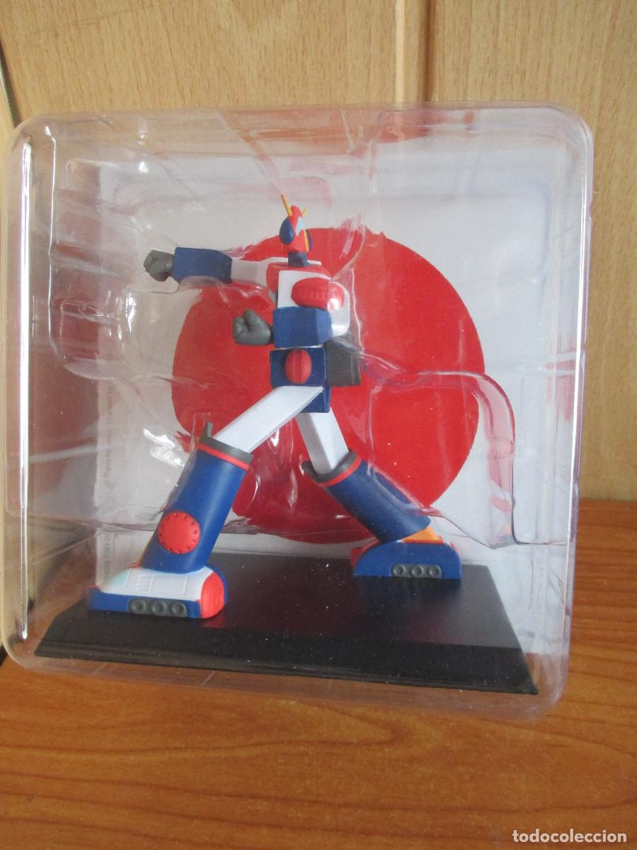 Actionfiguren: COLECCION MAZINGER Z GO NAGAI: FIGURA COMBATTLER V ( LA GAZZETTA DELLO SPORT )