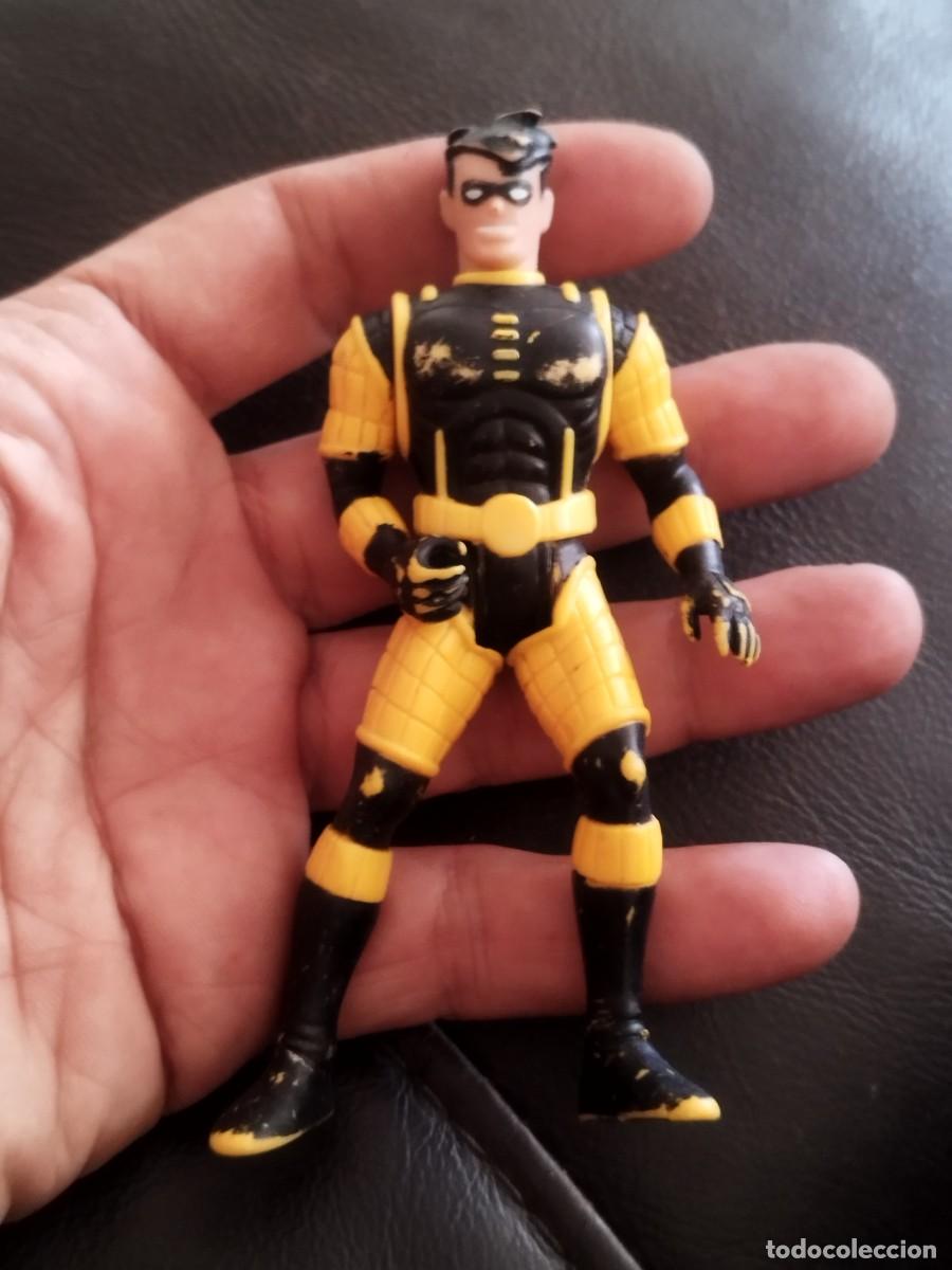 Figuras de acci&oacute;n: Figura de acci&oacute;n Bola Trap Robin, de la l&iacute;nea Kenner de 1994