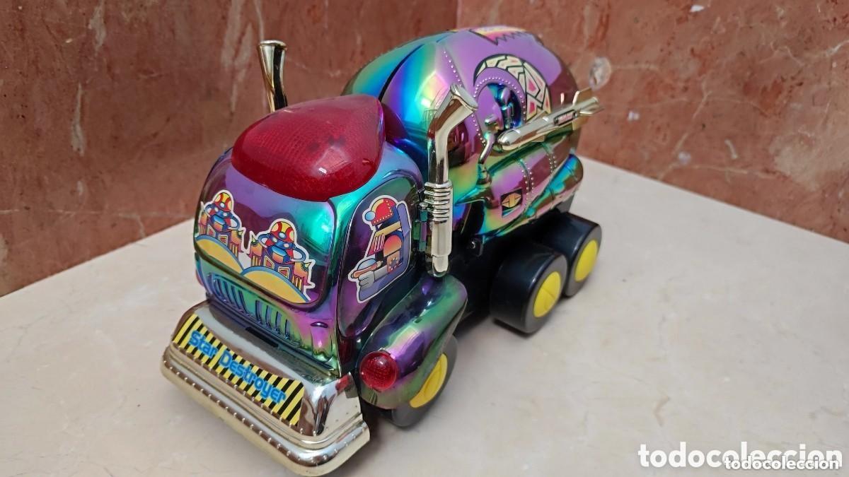 Figuras de acci&oacute;n: Vehiculo espacial star max 2050 destroyer robot Salvaobstaculos