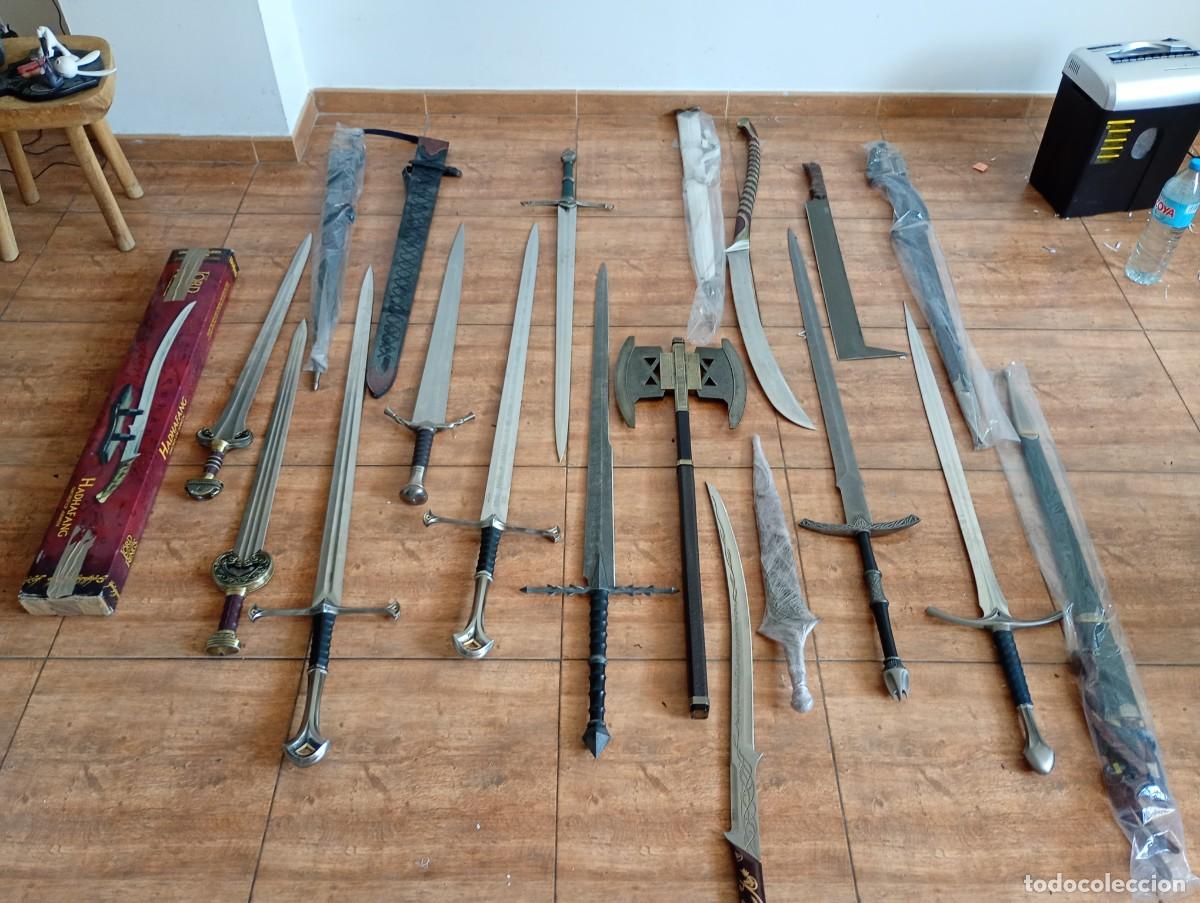 Figuras de acci&oacute;n: COLECCI&Oacute;N DE ESPADAS Y ARMAS EL SE&Ntilde;OR DE LOS ANILLOS &ndash; LOTE COMPLETO