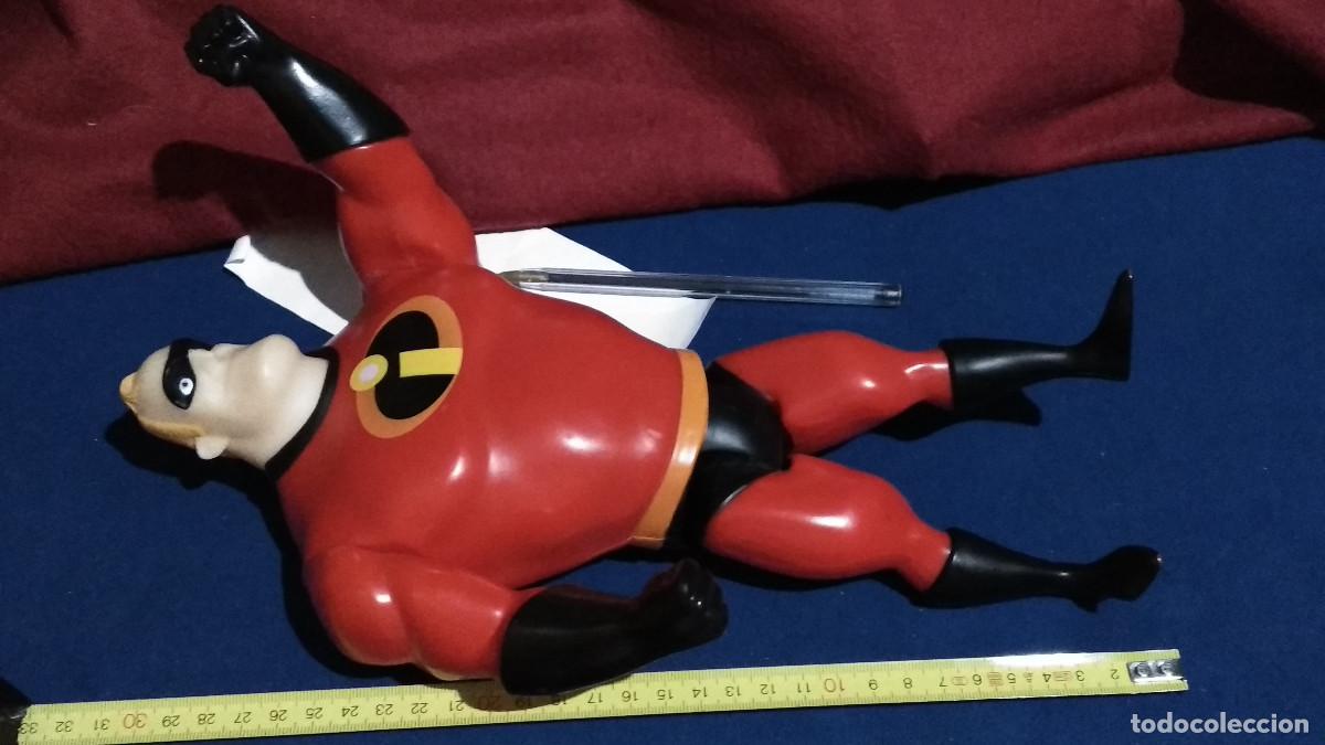 Figuras de acci&oacute;n: figura articulada de Bob Parr, Mr. Incre&iacute;ble de Los Incre&iacute;bles de Pixar con movimiento MIDE 30 CM