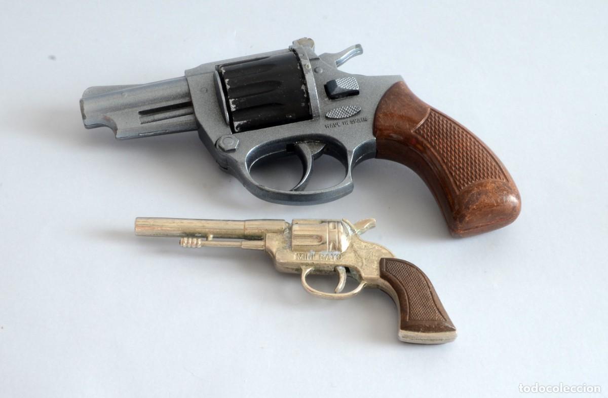 Figuras de acci&oacute;n: Rev&oacute;lveres de juguete vintage, marcas &rdquo;Inspector Gibie&rdquo; y &rdquo;Mini rayo&rdquo;