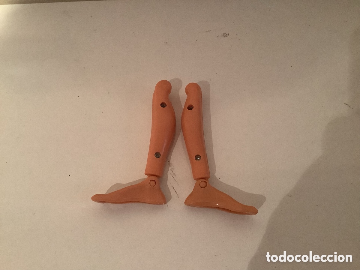 Figuras de acci&oacute;n: Lote de Piernas de Alguna Figura de Acci&oacute;n tipo Mortoys Did Dragon o Ken o Barbie