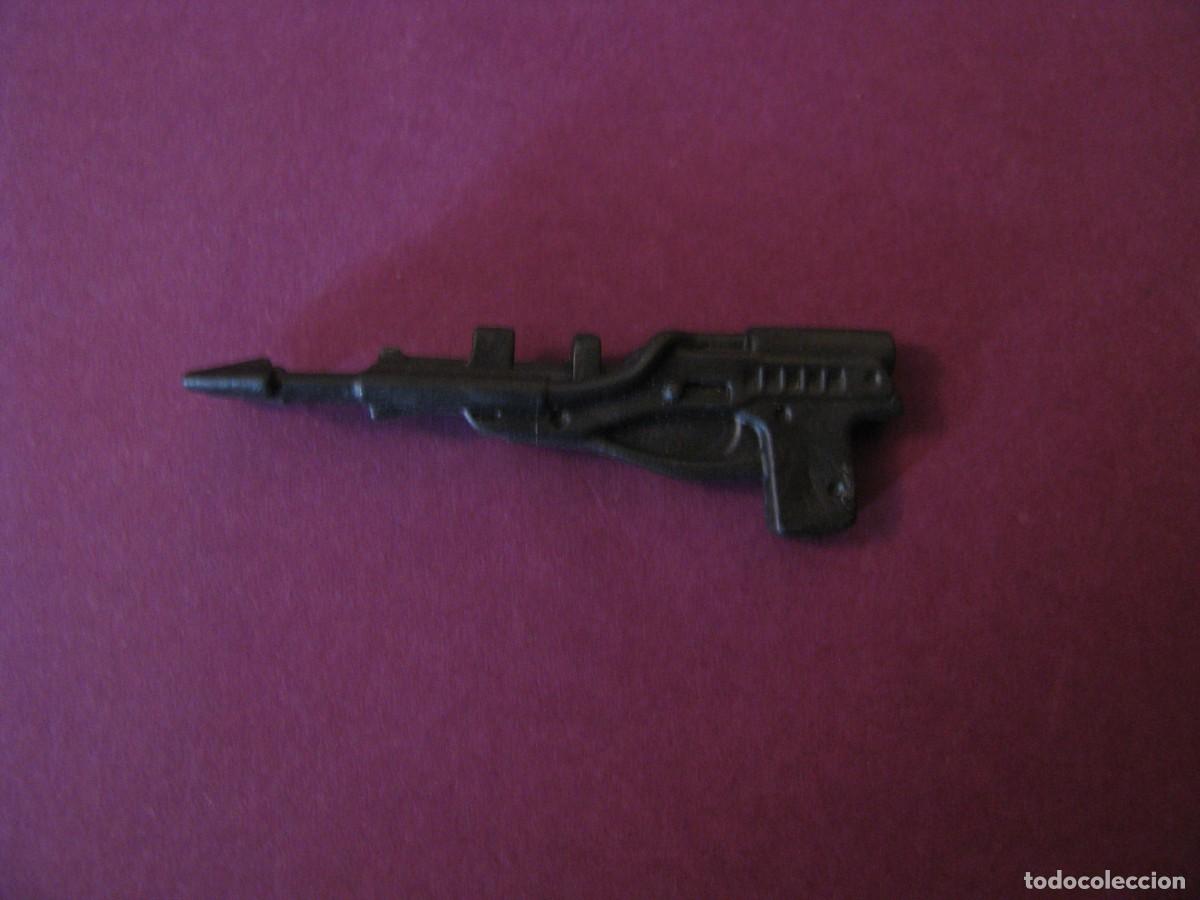 Figuras de acci&oacute;n: PIEZA, ARMA DE ALGUN PERSONAJE DE ACCION.
