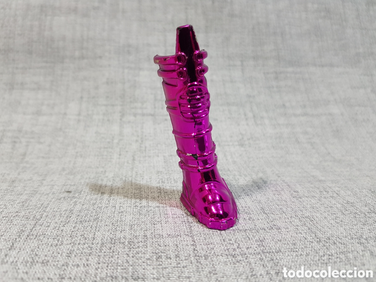 Figuras de acci&oacute;n: STAR WARRIORS CHAP MEI PERNERA IZQUIERDA ROSA FUCSIA PARA FIGURA DE 12 CMS APROX. ESPINILLERA, BOTA.