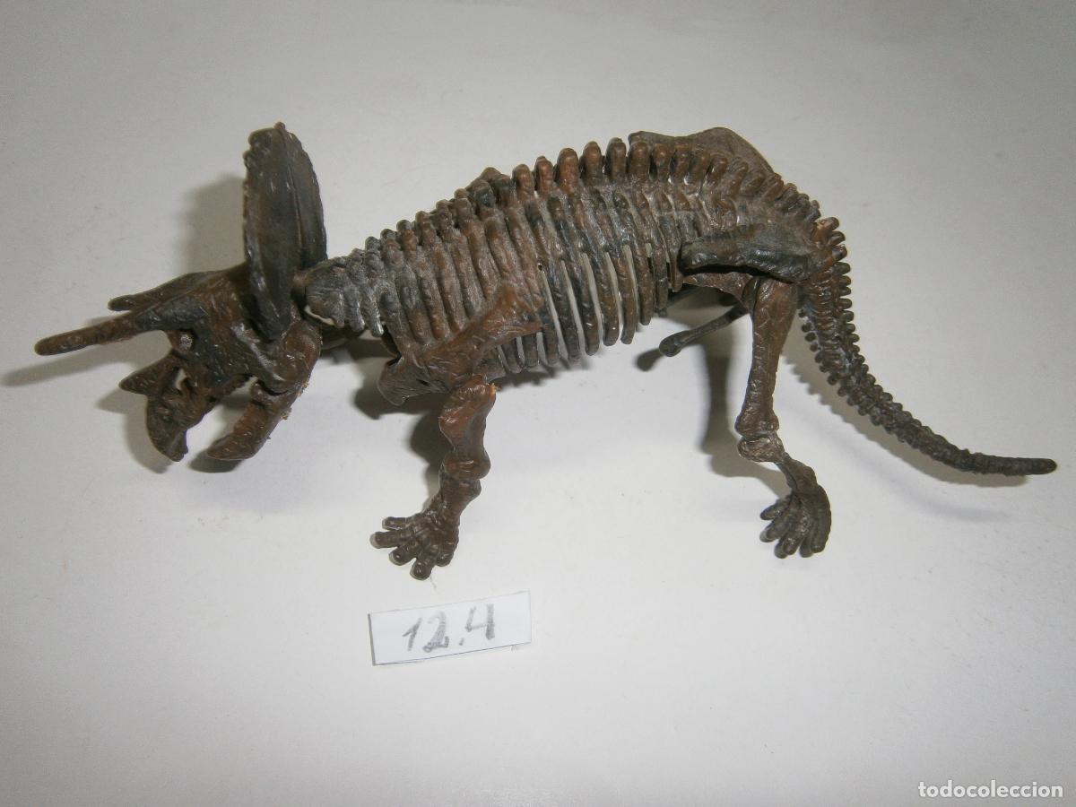Figuras de acci&oacute;n: FOSIL ESQUELETO TRICERATOPS