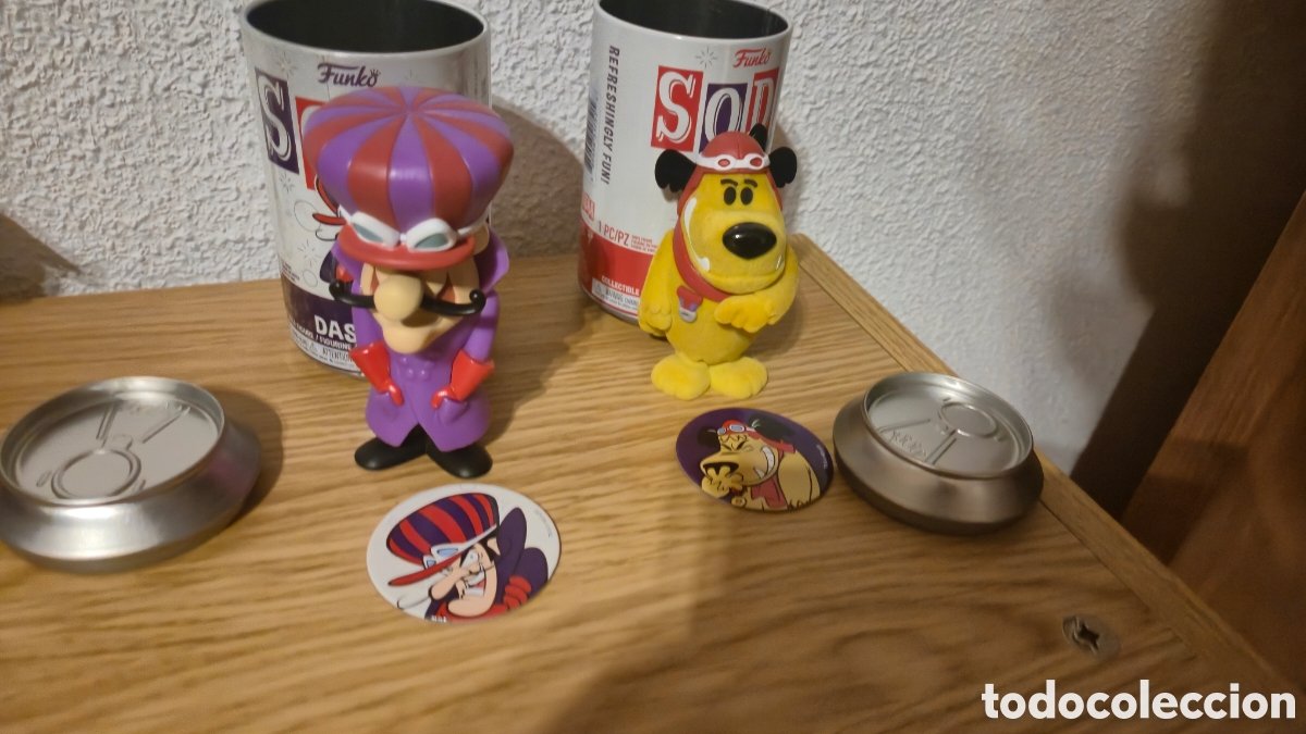 Figuras de acci&oacute;n: 2 Funkos Soda de Muttley y Dick Dastardly, con la chapa identificativa