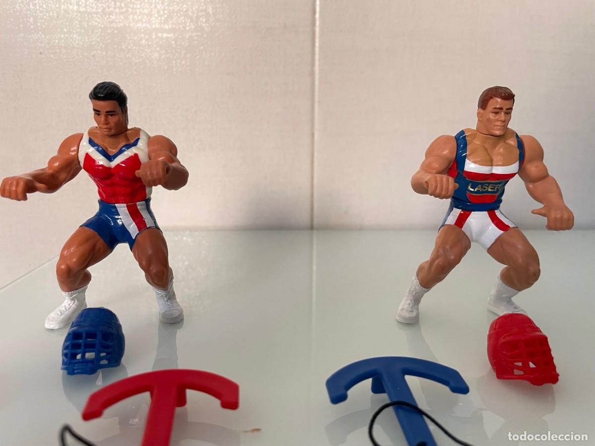 Figuras de acci&oacute;n: American Gladiators NITRO y LASER Mu&ntilde;ecos con accesorios 1991 Mattel