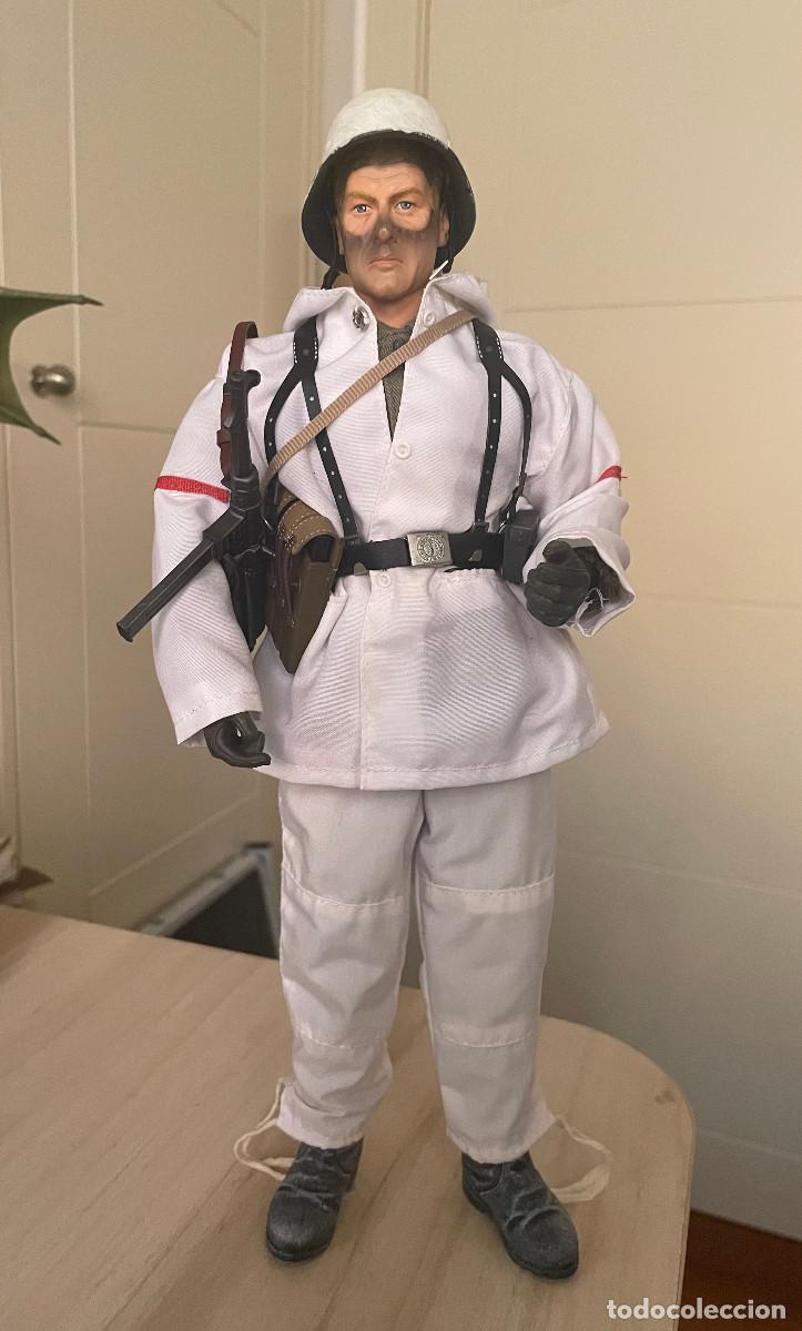 Figuras de acci&oacute;n: Custom Soldado Aleman de la IIGM equipaci&oacute;n terreno nevado. Escala 1/6, tipo Dragon.