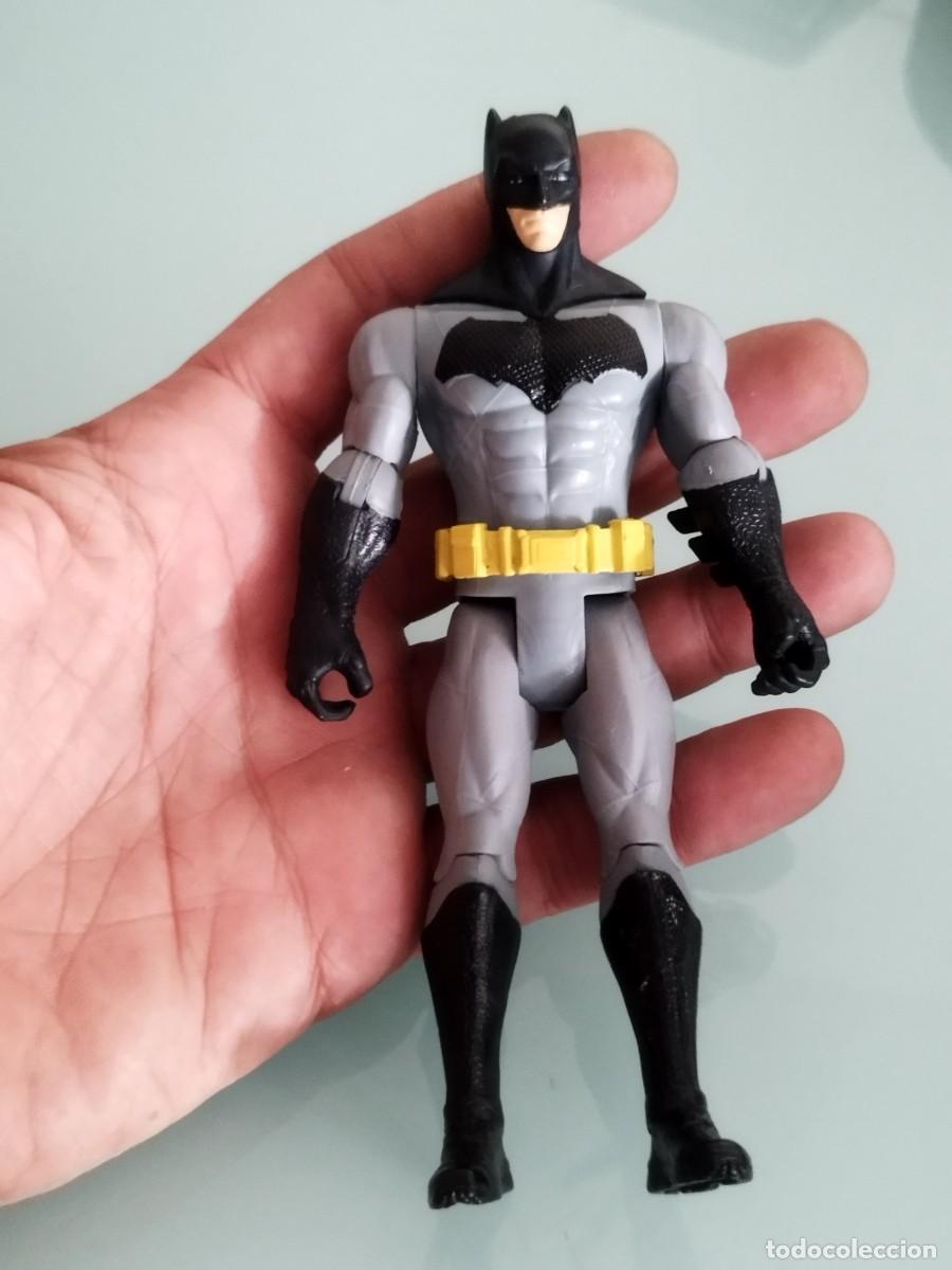 Figuras de acci&oacute;n: Mu&ntilde;eco, figura de acci&oacute;n de Batman. Dc comics Mattel.