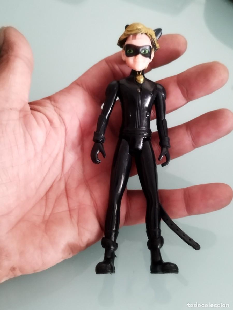Figuras de acci&oacute;n: Mu&ntilde;eco, figura de acci&oacute;n de Cat Noir de la serie animada Prodigiosa: Las aventuras de Ladybug.
