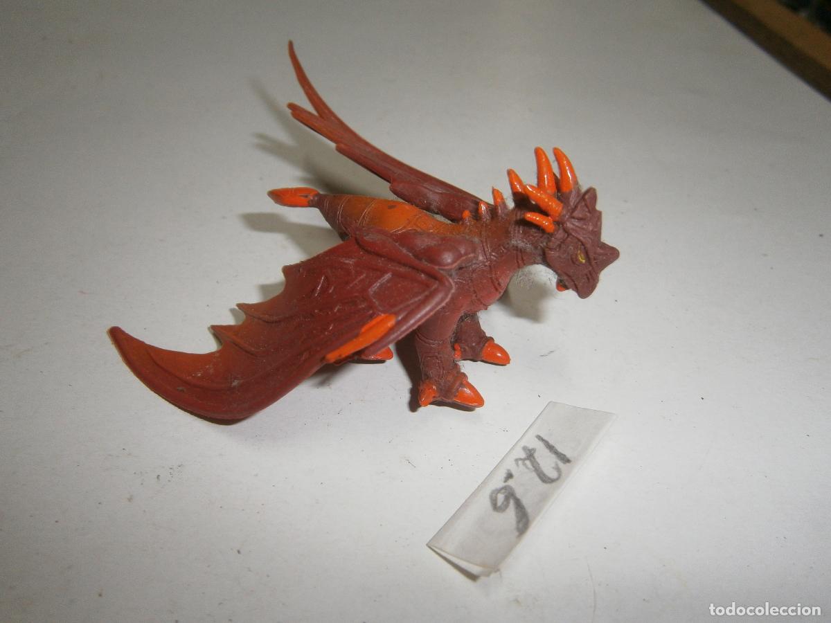 Figuras de acci&oacute;n: FIGURA DE ACCION - DRAGON DE LAVA