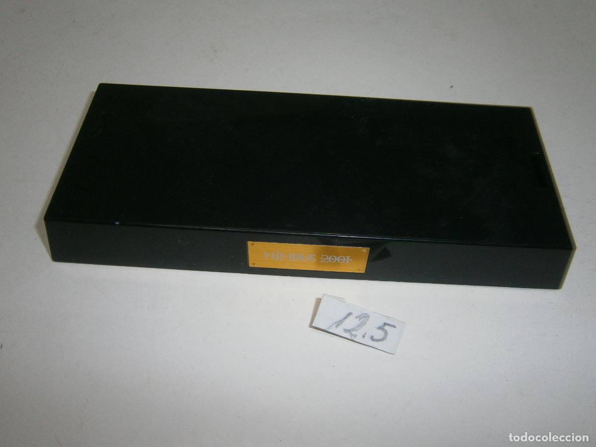 Figuras de acci&oacute;n: PLACA DE EXPOSICION DE LA ESCOBA CARRERAS NIMBUS 2001