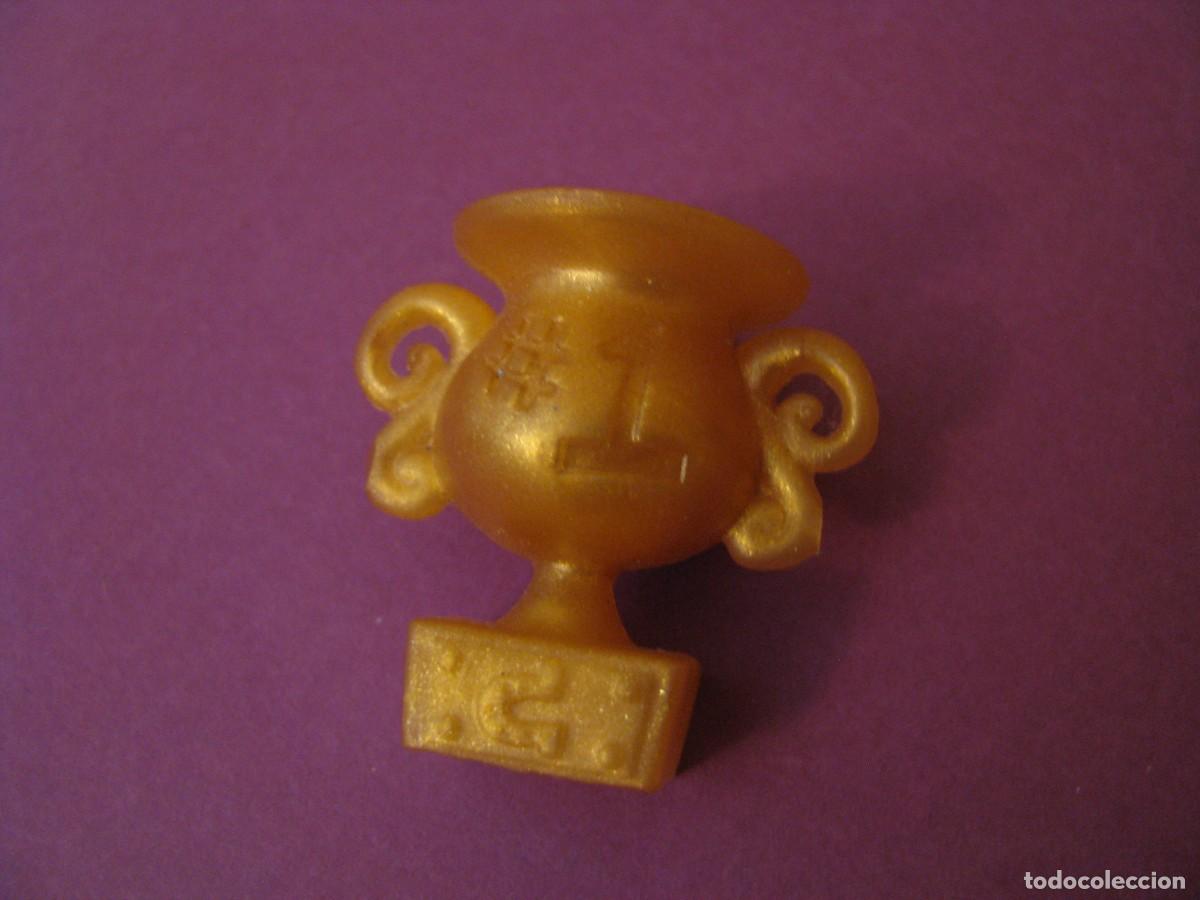 Figuras de acci&oacute;n: FIGURA, FROFEO DE RAINBOW DASH, MY LITTLE PONY. 3X3 CM